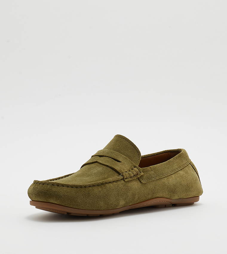 Round Toe Suede Loafers