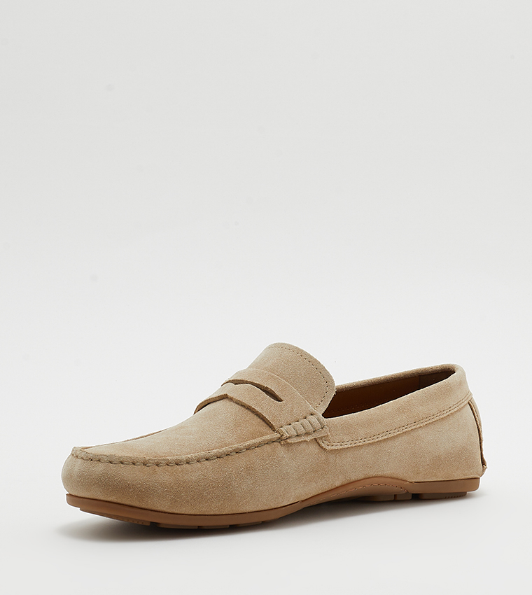 Round Toe Suede Loafers