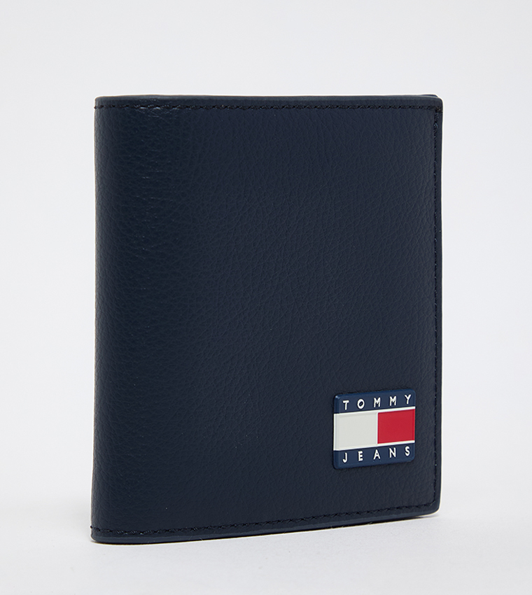 HERITAGE Textured Leather Bi-Fold Wallet