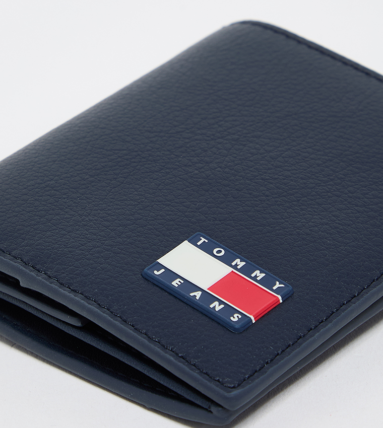HERITAGE Textured Leather Bi-Fold Wallet