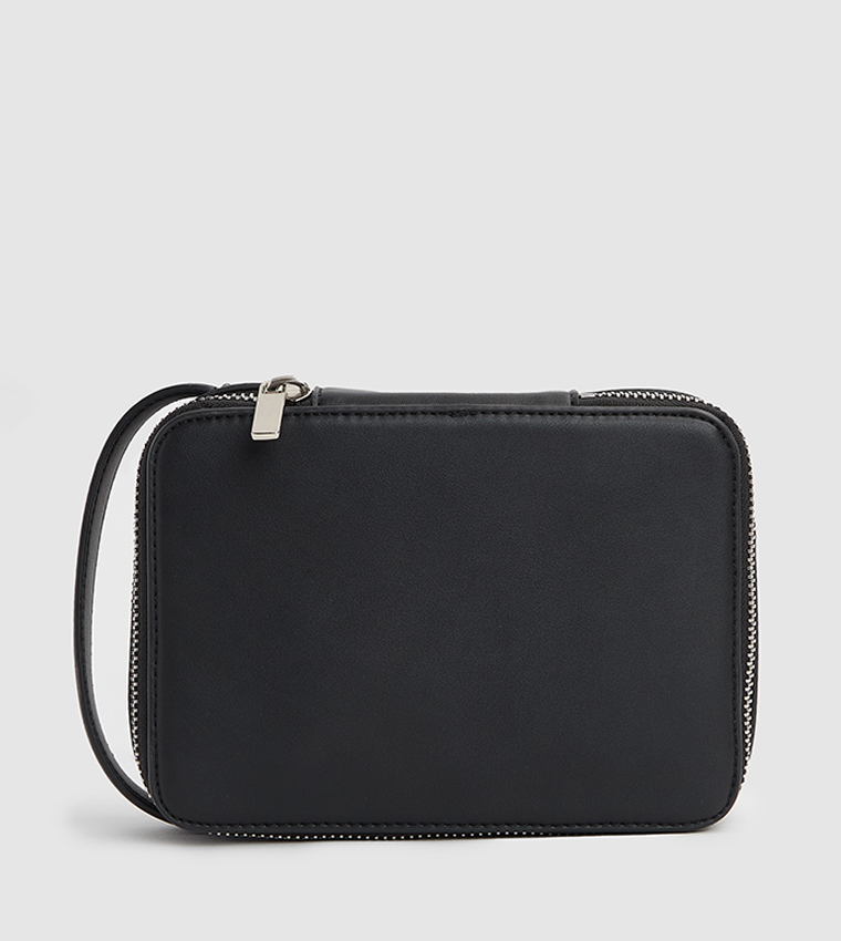 Logo Detail Washbag