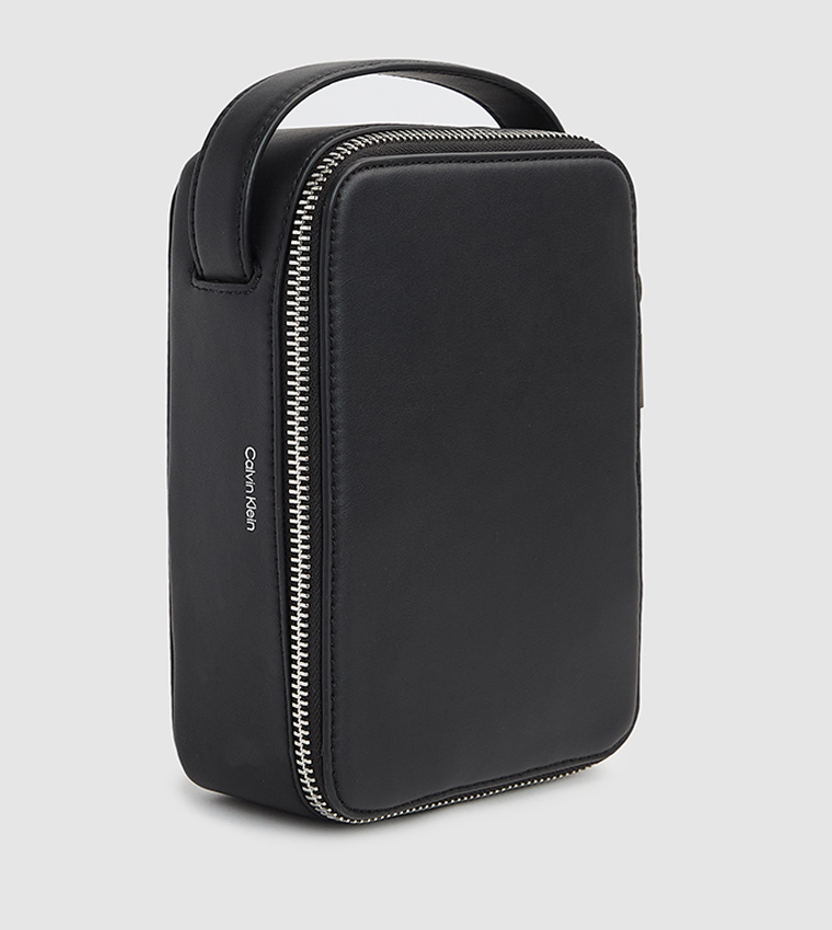 Logo Detail Washbag