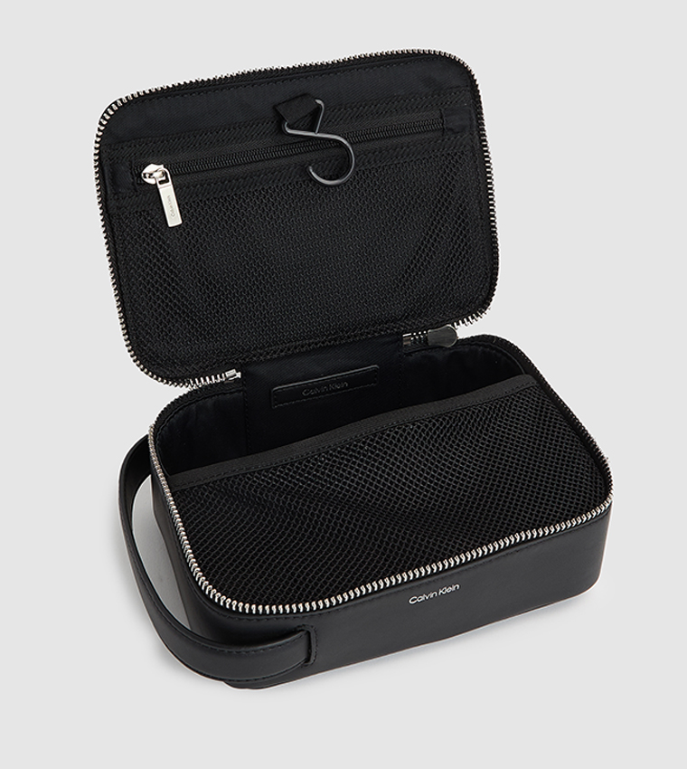 Logo Detail Washbag