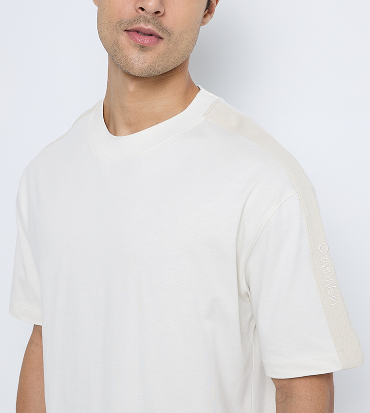 Patch Detail Short Sleeves T-Shirt
