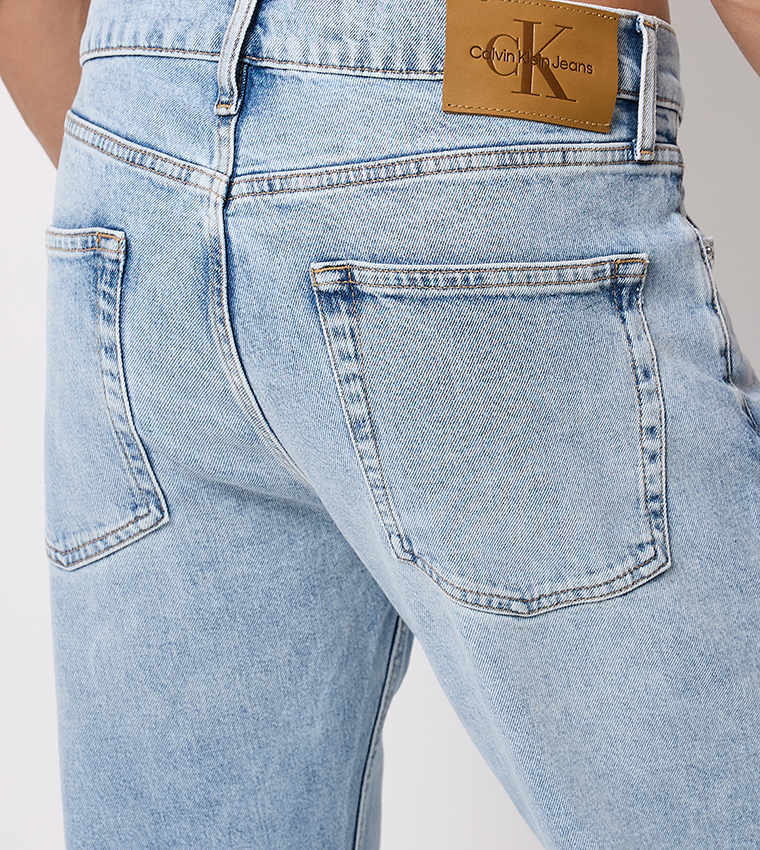 Washed Mid Rise Straight Fit Jeans