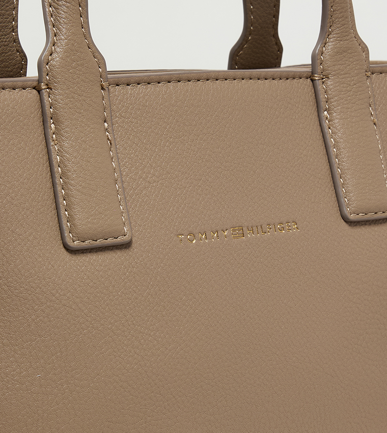 شنطة توت بشعار