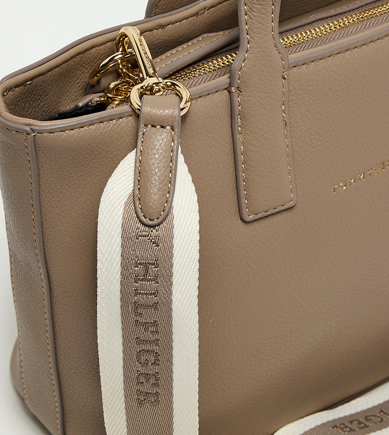 شنطة توت بشعار