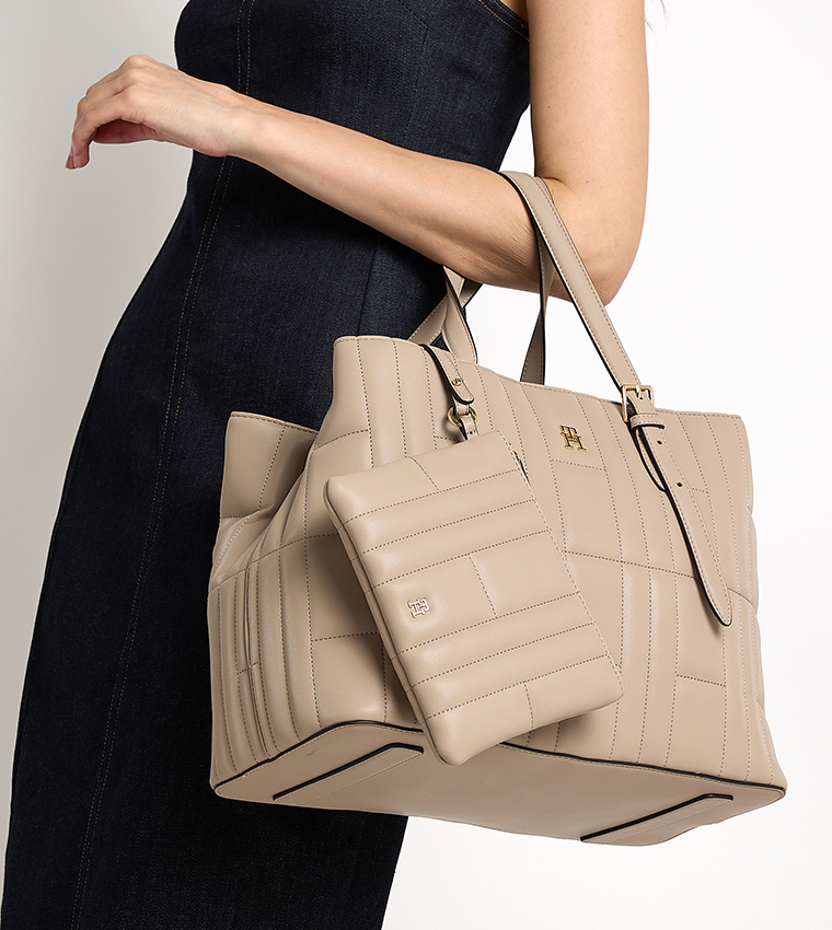 حقيبة كتف مبطنة مع باوتش