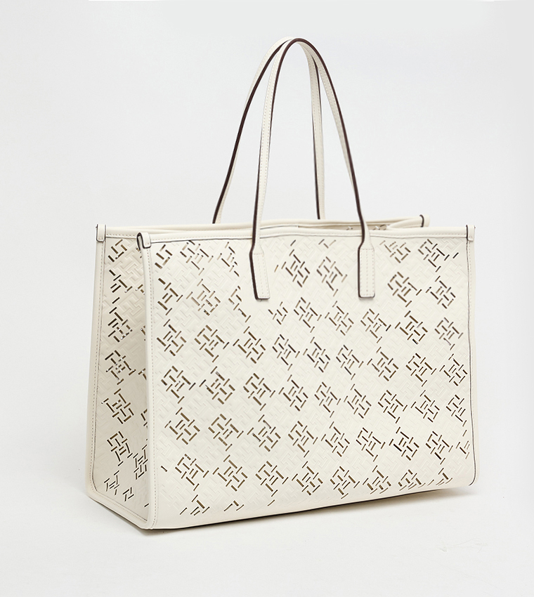 شنطة توت بشعار 