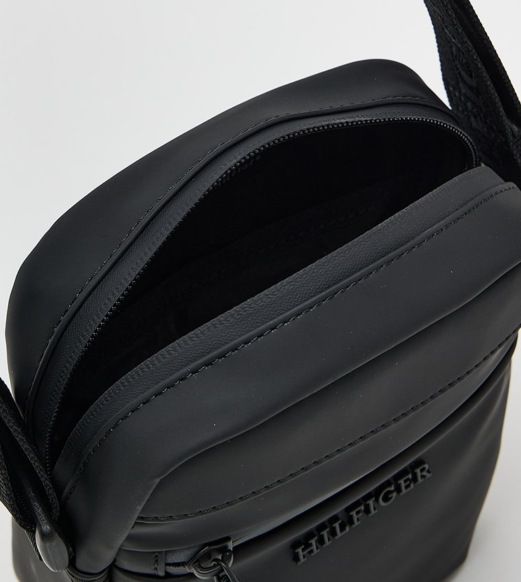 حقيبة كتف بطبعة 