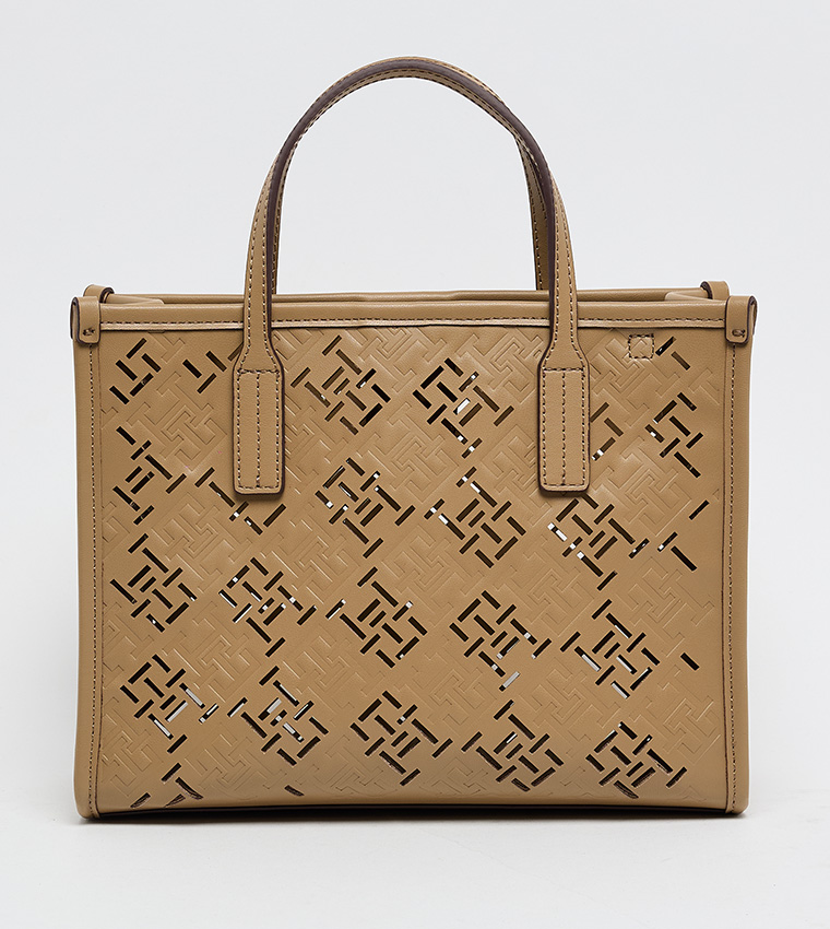 شنطة توت بشعار 