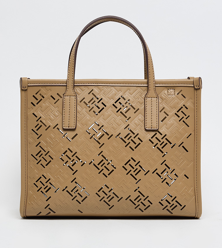 شنطة توت بشعار 