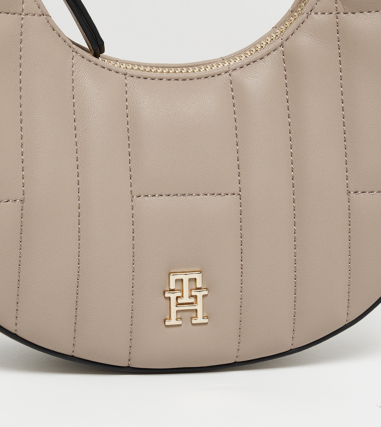 شنطة كتف واسعة مبطنة 