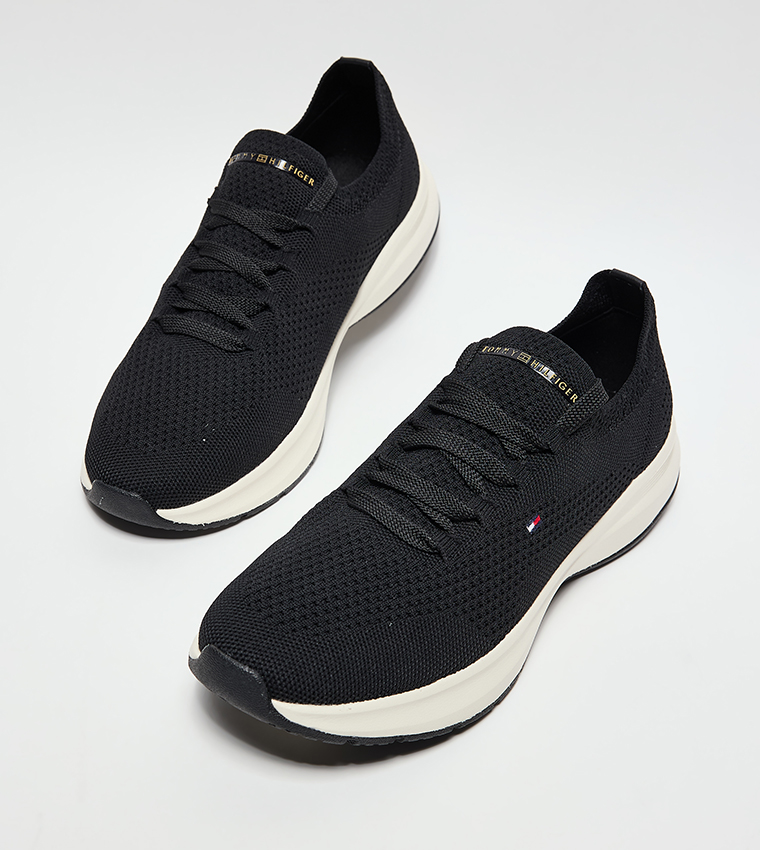 حذاء جري منسوج