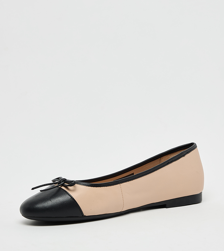 Cap Toe Bow Detail Ballerinas