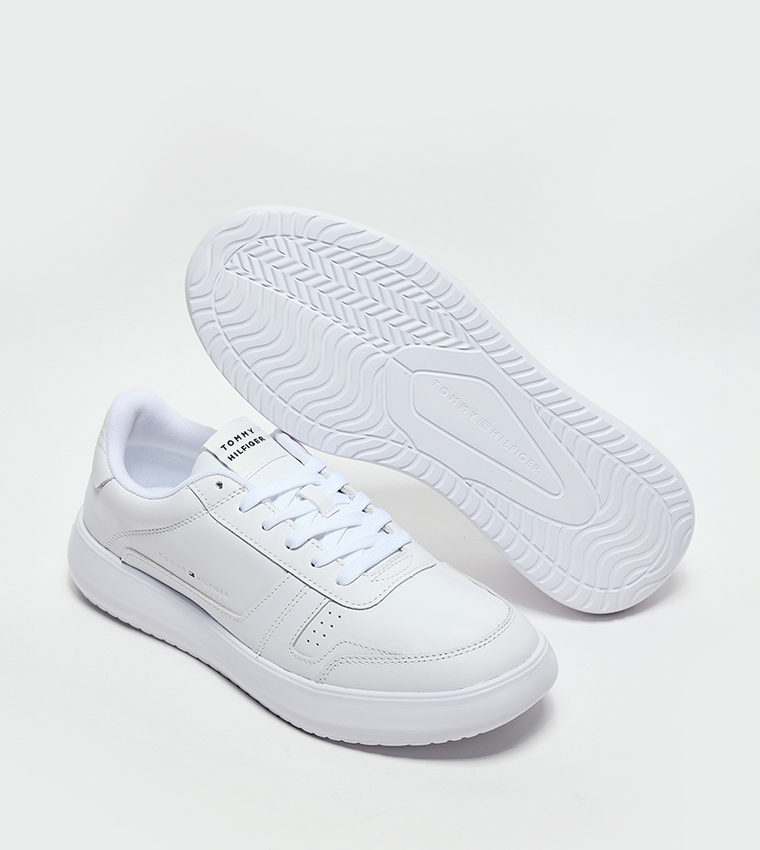 MODERN LIGHTCUP Textured Low-Top Sneakers