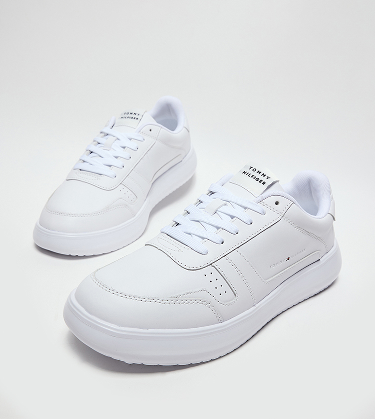 MODERN LIGHTCUP Textured Low-Top Sneakers