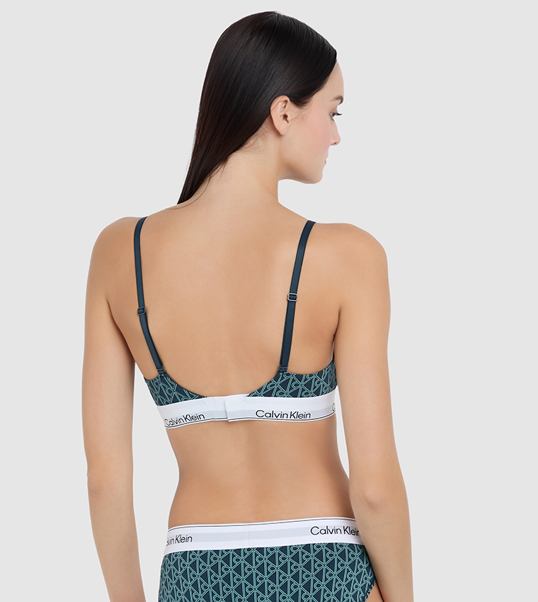 صدرية مثلثة مبطنة خفيفة بطبعة شعار