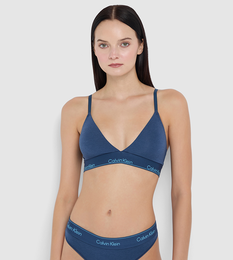 صدرية مثلثة مبطنة خفيفة بخصر مرن بشعار