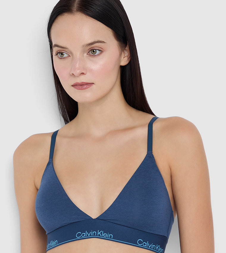 صدرية مثلثة مبطنة خفيفة بخصر مرن بشعار