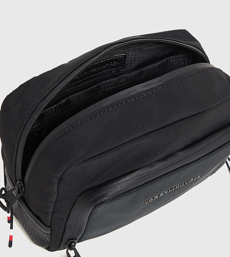 Logo Detail Zippered Toiletry Bag