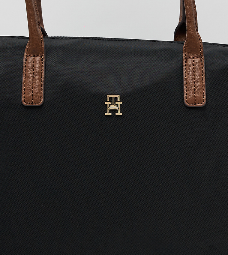 شنطة توت بشعار 