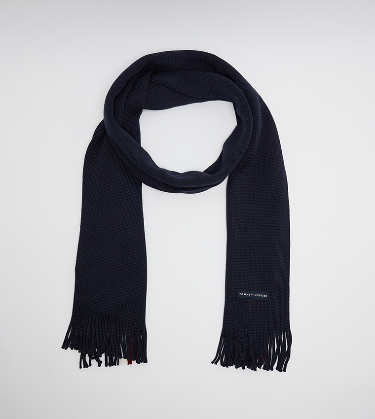 طقم وشاح وقبعة بيني بشعار