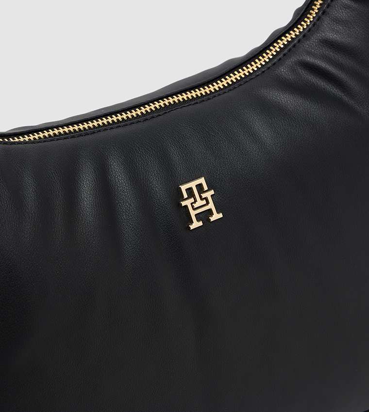 شنطة كتف مزمومة 