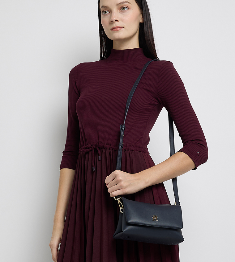 Modern Essential Crossbody Bag