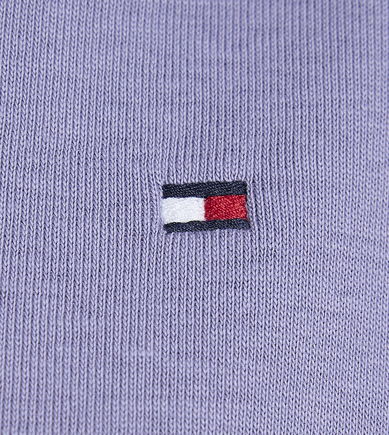 تيشيرت كاجوال برقبة V وشعار