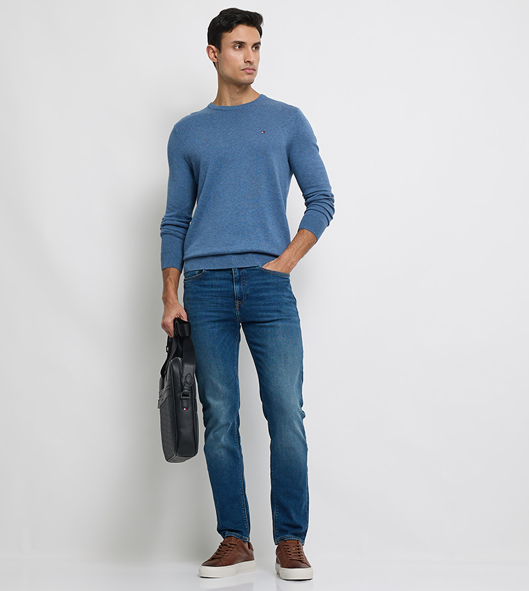 سويتر منسوج بشعار تومي مطرز 