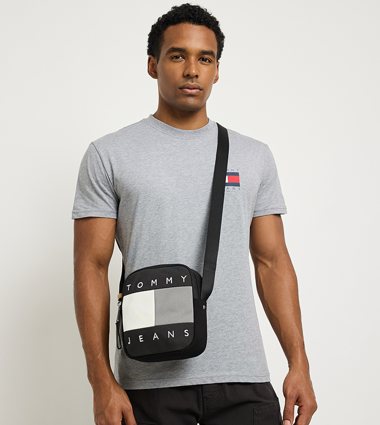 شنطة ريبورتر بشعار تومي 