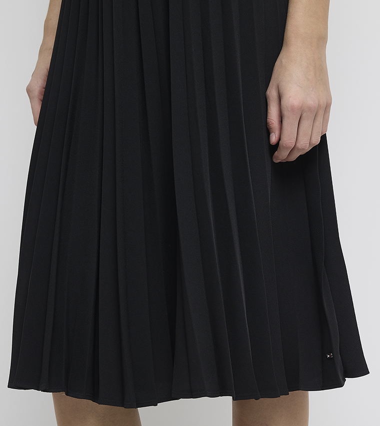 Fluid Pleated Pull On Midi Skirt