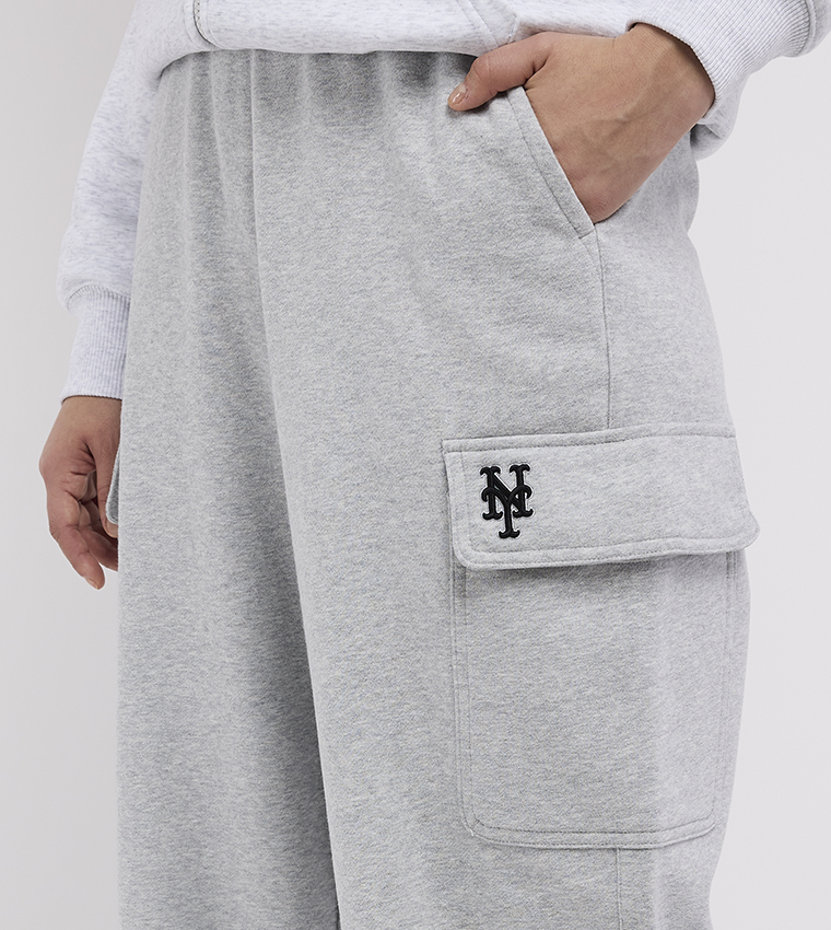 Logo Detail Elastic Waist Cargo Sweatpants