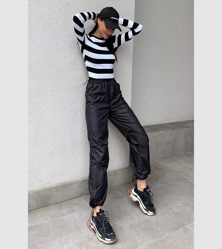 Buy Trend Alacat Stili Elastic Waist Parachute Fabric Jogging Pants In Black 6thStreet UAE