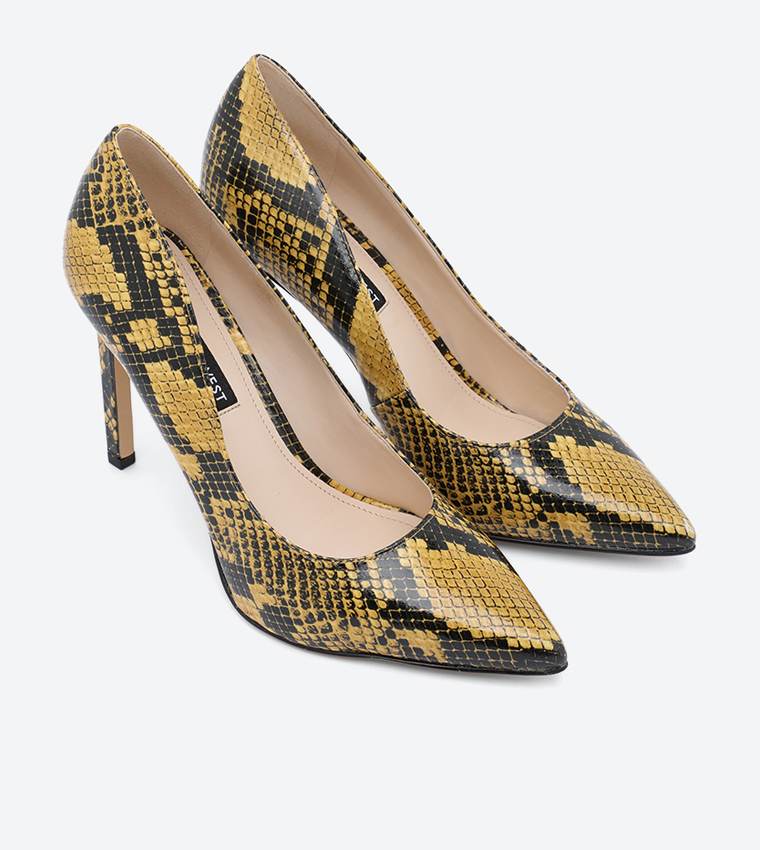 Nine west outlet yellow pumps