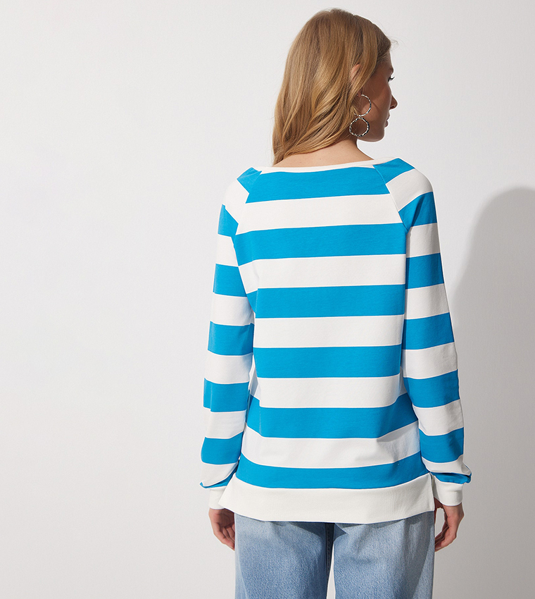 Sweatshirt with stripes on sleeves top