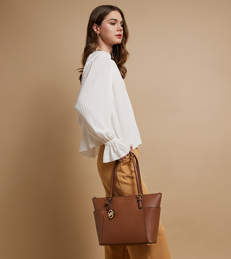 Buy Michael Kors JET SET Textured Tote Bag In Tan 6thStreet Qatar