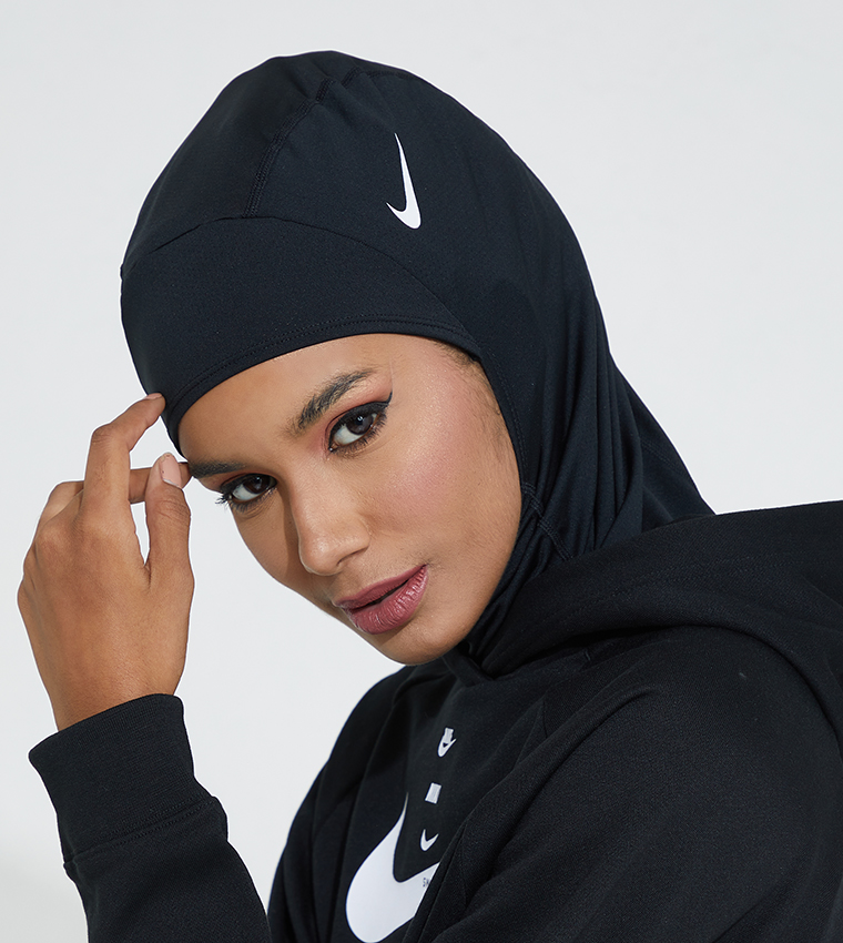 Nike Pro Hijab Alt PKG 2.0 In Black | 6thStreet Kuwait