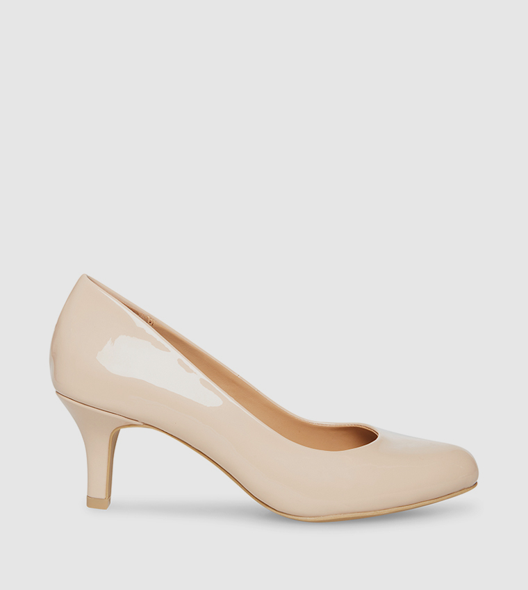 Buy Steve Madden WANDA Round Toe Pumps In Beige 6thStreet Oman