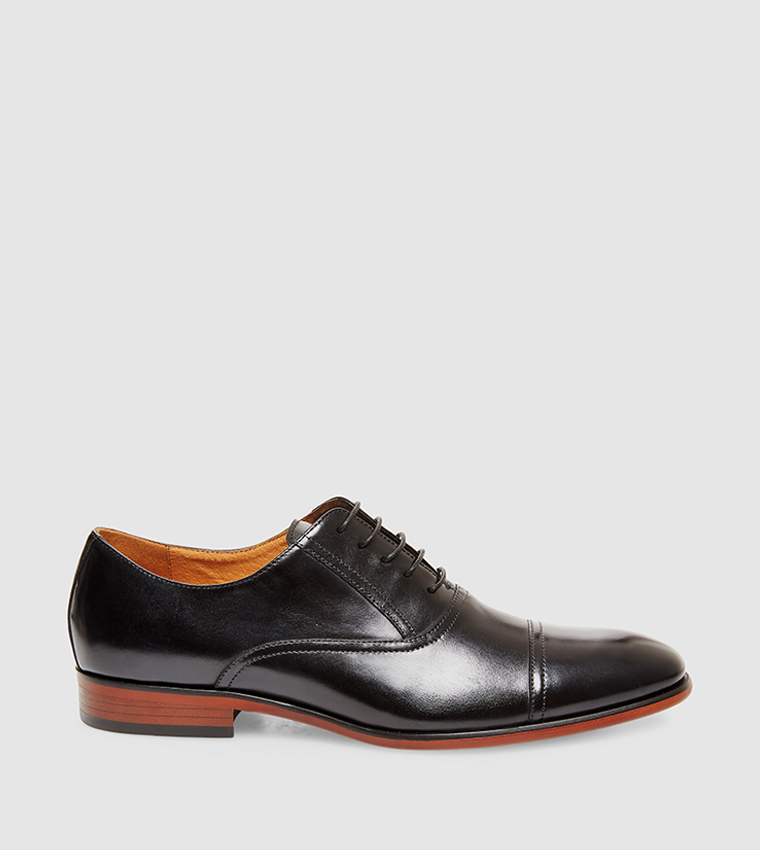 Buy Steve Madden HERBERT Round Toe Oxford Shoes In Black 6thStreet Kuwait