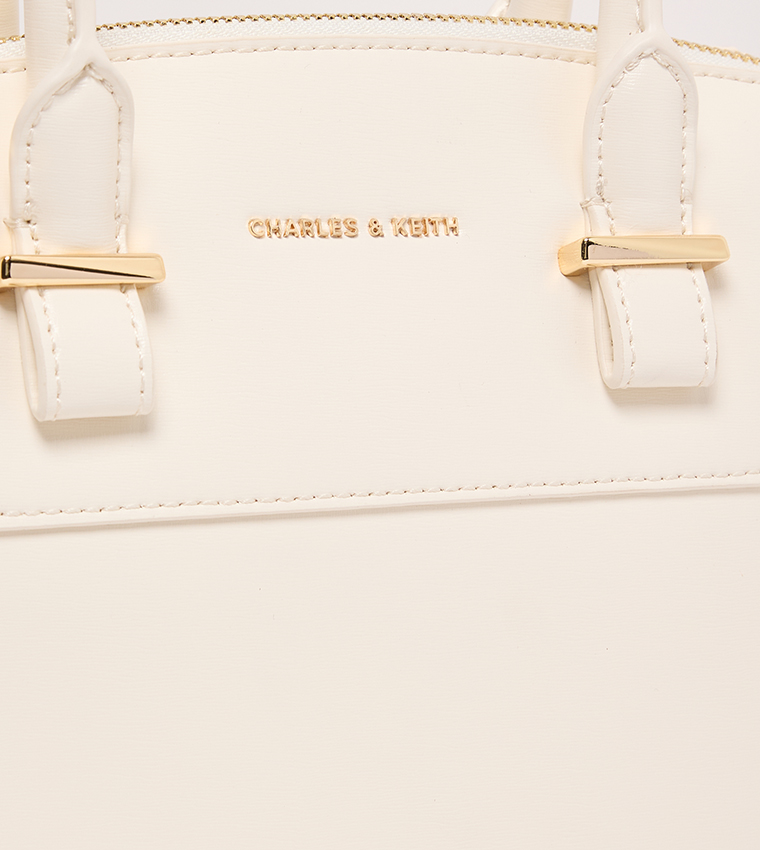 TEMMIE Logo Detail Handheld Bag