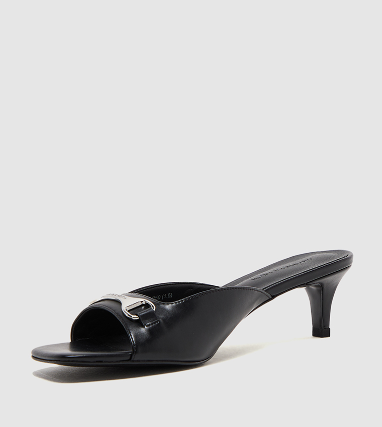 LESLIE Solid Kitten Heel Sandals