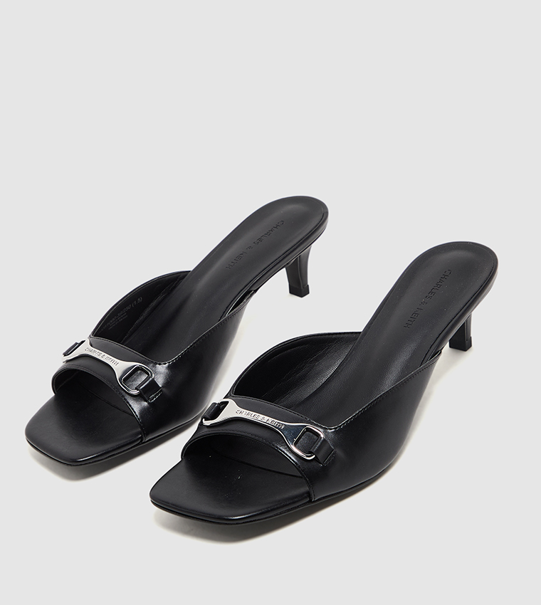 LESLIE Solid Kitten Heel Sandals