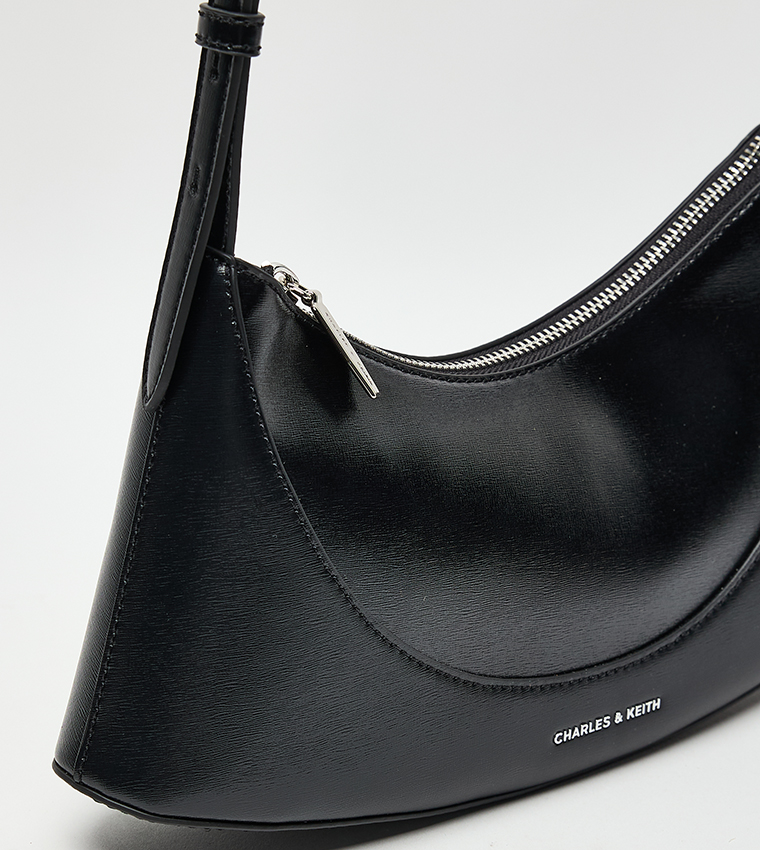 SIGRID Textured Shoulder Bag