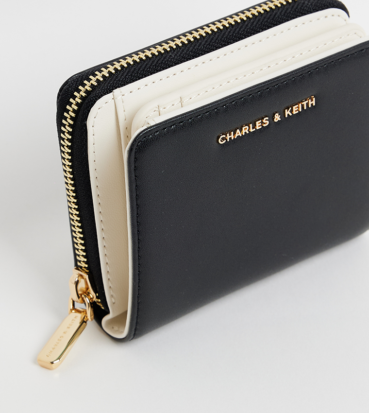 FINLEY Textured Mini Wallet