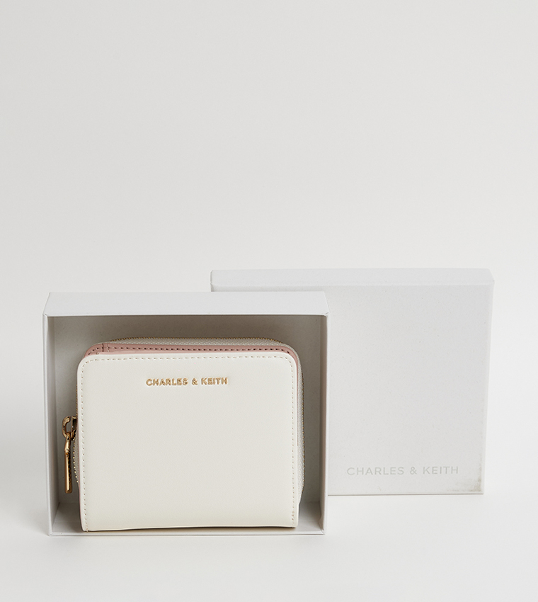 FINLEY Textured Mini Wallet