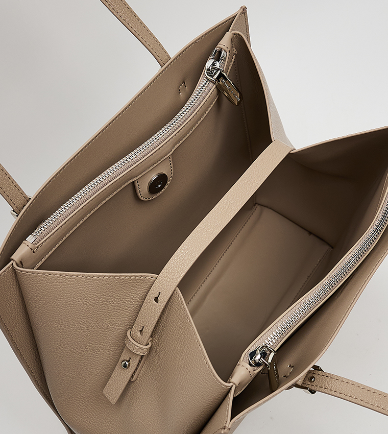 SANSA Textured Tote Bag