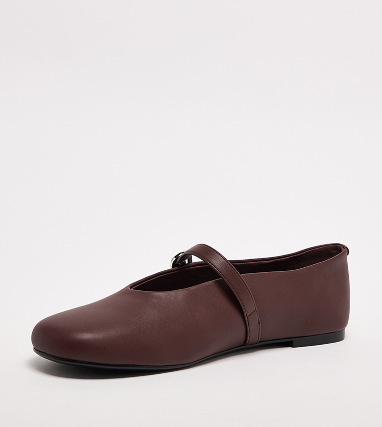 Textured Round Toe Mary Janes