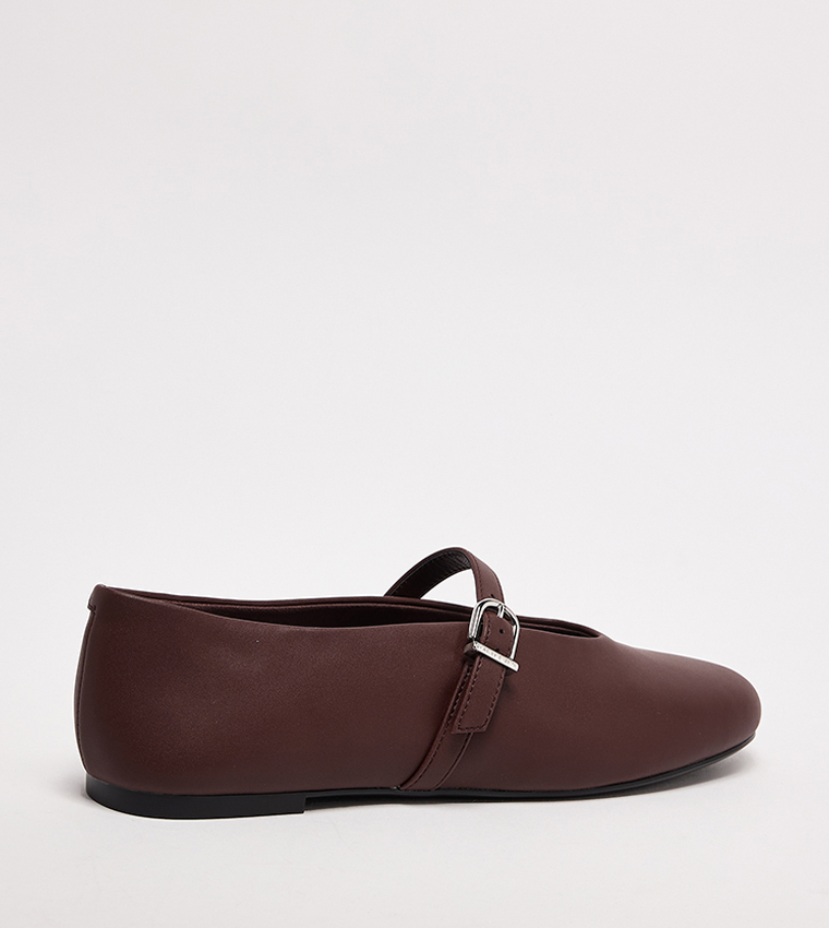 Textured Round Toe Mary Janes